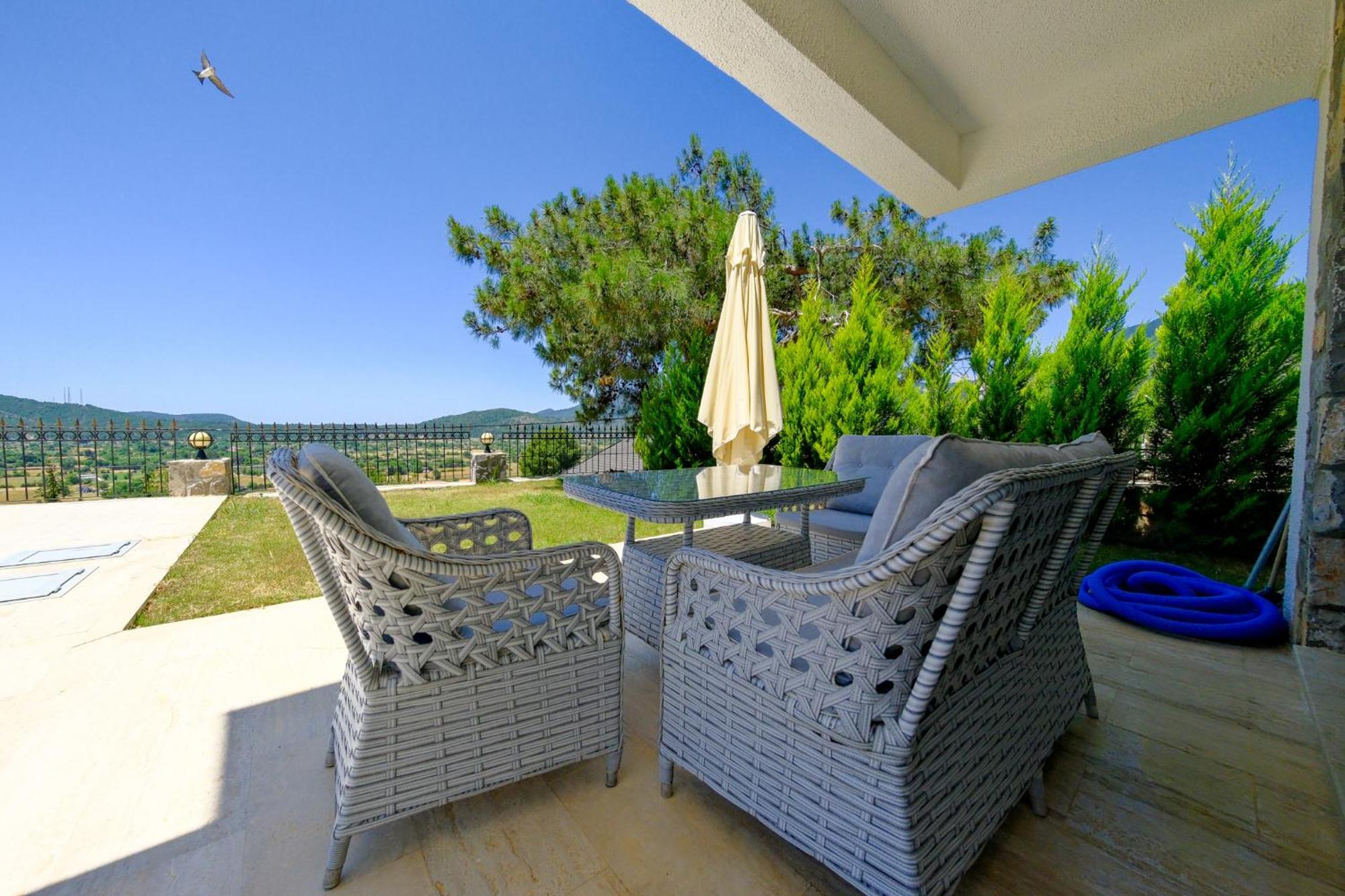 Villa Mediterranean Breeze Luxury 3br Uzumlu -